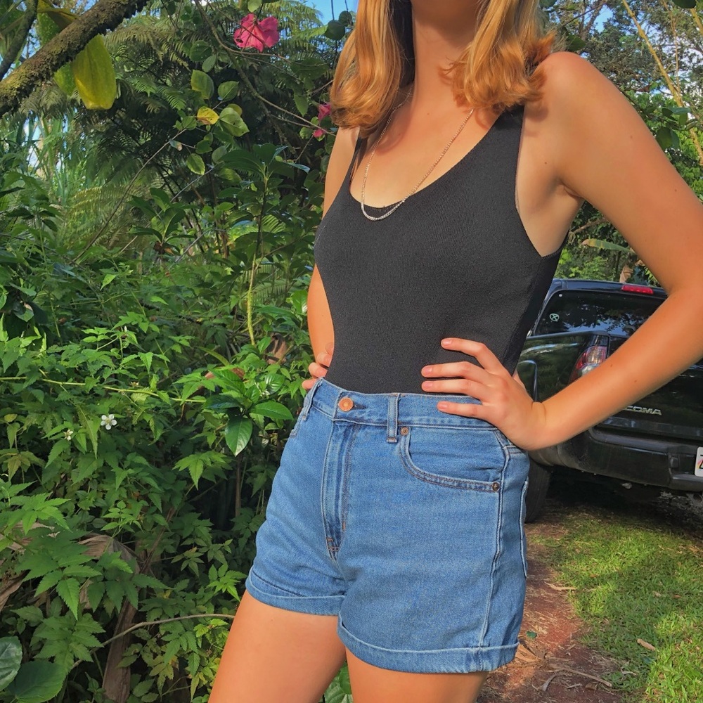 vintage stretchy black tank top from HAWAII